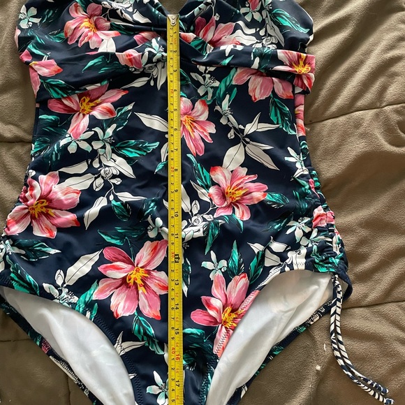 2 EUC underwire, one-piece swimsuits - Picture 6 of 11
